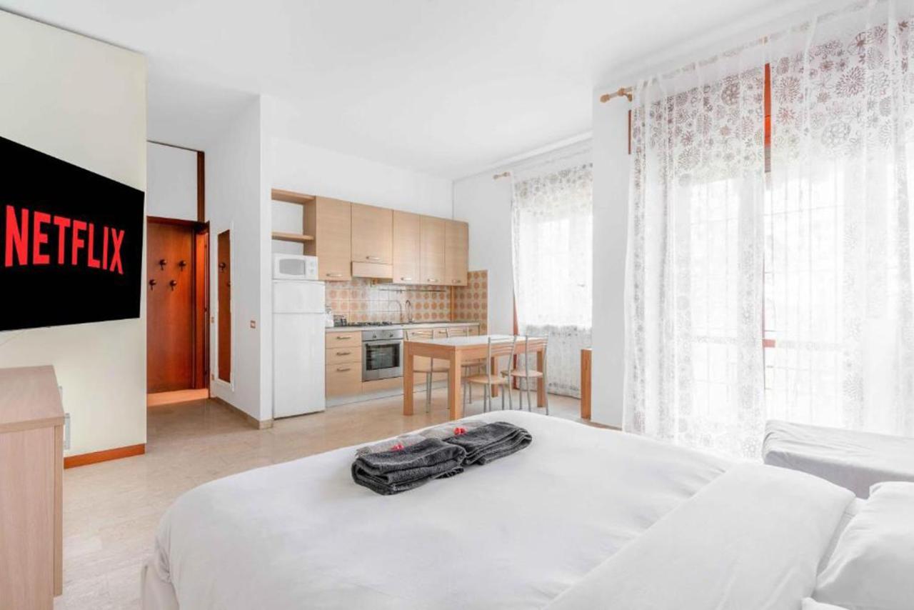 Moncler House Navigli Apartment Milan Bagian luar foto