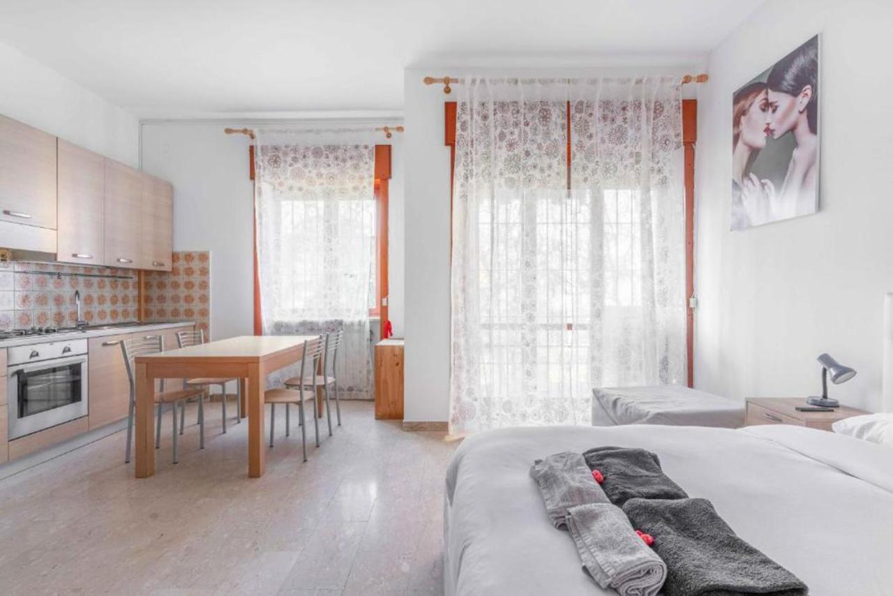 Moncler House Navigli Apartment Milan Bagian luar foto
